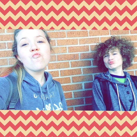 Makenzie Kyzer - Poshmark Profile Picture of Makenzie Kyzer (@makenzie_jordan) on Poshmark