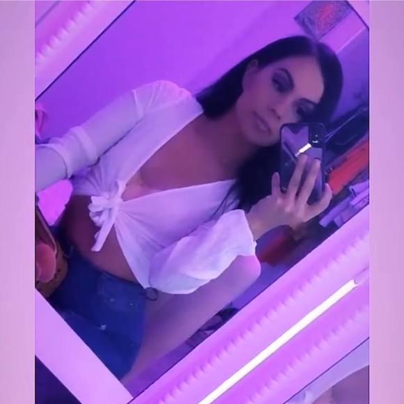 Profile Picture of Veronica Rodriguez (@veediamonds) on Poshmark