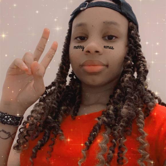 Profile Picture of Nesha Nesha (@nnesha) on Poshmark