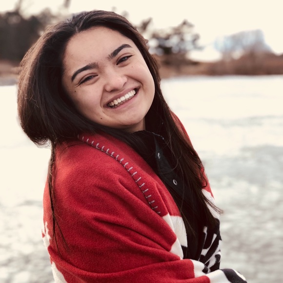 Profile Picture of Sierra Tobing (@sinirato) on Poshmark