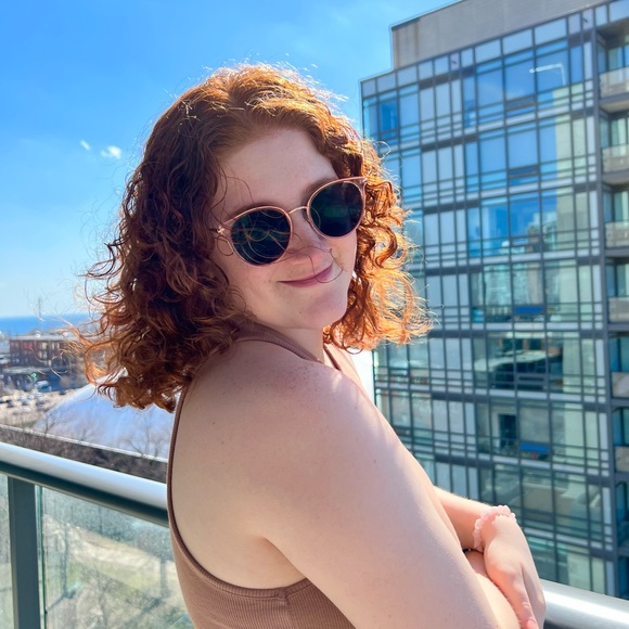 Profile Picture of Cassandra Waters (@casswaterss02) on Poshmark