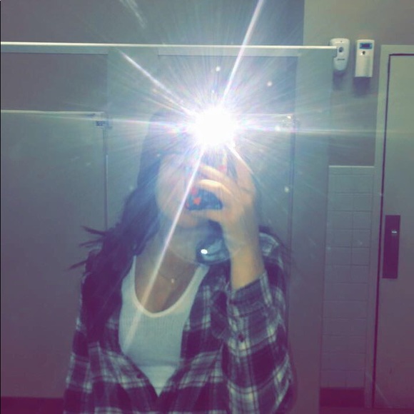 Profile Picture of Darynne Breighner (@dan22ei) on Poshmark