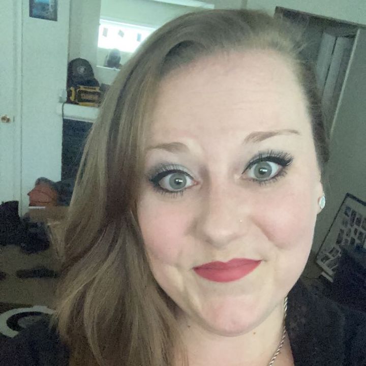 Profile Picture of Michelle (@shellyhole5) on Tiktok