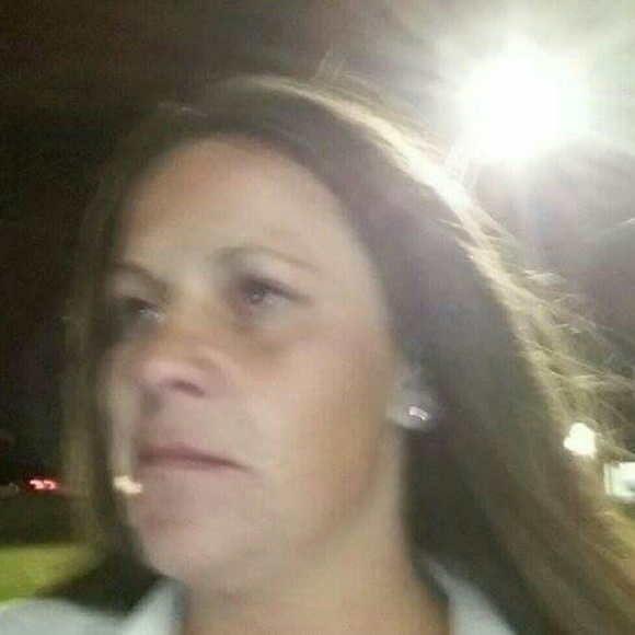 Profile Picture of Misty Quinn (@starland79) on Poshmark