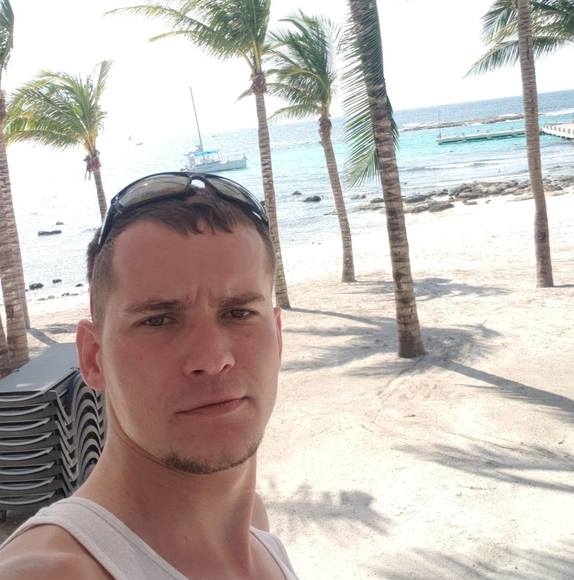 Profile Picture of Rafal Ozlanski (@rafal1992) on Poshmark