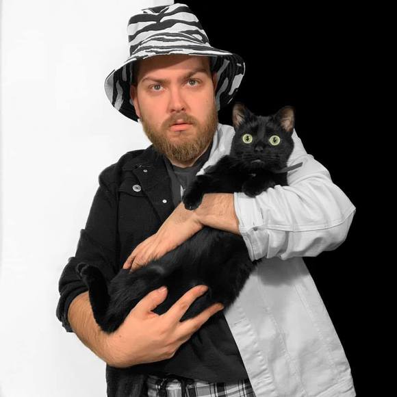 Profile Picture of Justin Leo (@thatkingb) on Poshmark