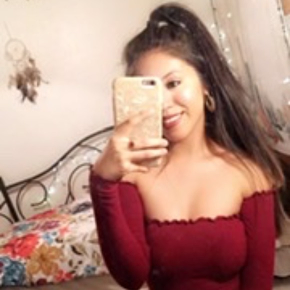 Profile Picture of Wendy Cisneros (@wendyyc12) on Poshmark