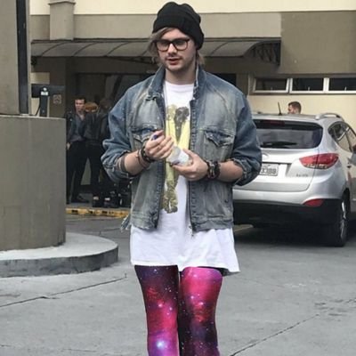 Profile Picture of Heck U Michael Clifford (@JerikaSIB) on Twitter