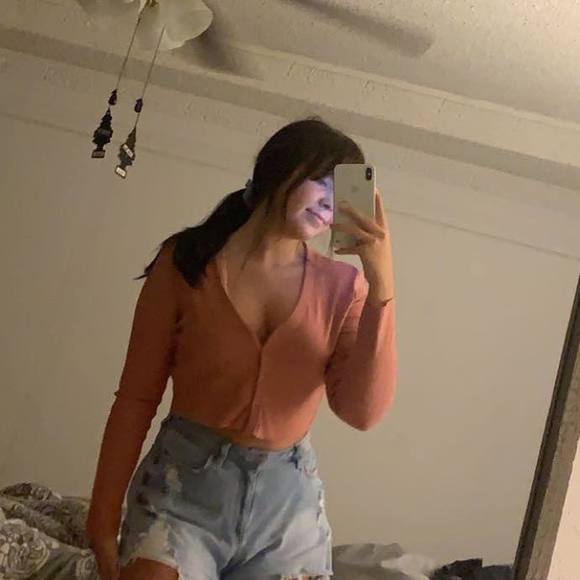 Profile Picture of Kassie Nicklas (@kassienicklas) on Poshmark