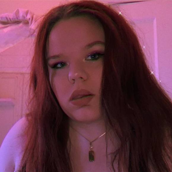 Profile Picture of Amanda Pender-schraut (@amandapender461) on Poshmark