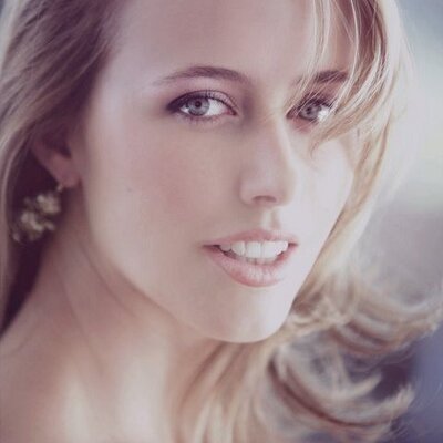 Profile Picture of Stephanie McHenry (@Steph_McHenry) on Twitter