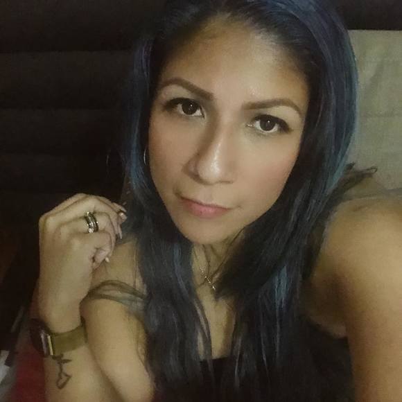 Profile Picture of Janeth Sarmiento (@junior5_18) on Poshmark