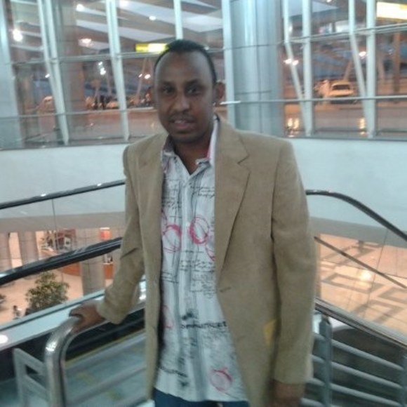 Profile Picture of Abdisalam Abdi (@cabdisalaan7) on Poshmark