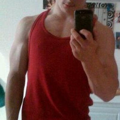 Profile Picture of Robbie/Calvert (@c_robbie) on Twitter