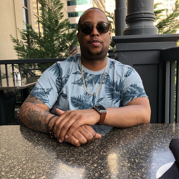 Profile Picture of Johnathan Kimbrough (@jkimbr000) on Poshmark