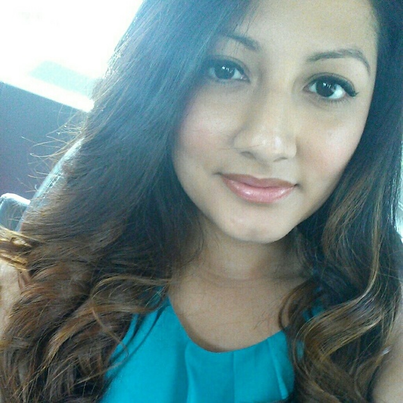 Suzette Menacho - Poshmark Profile Picture of Suzette Menacho (@suzettem) on Poshmark