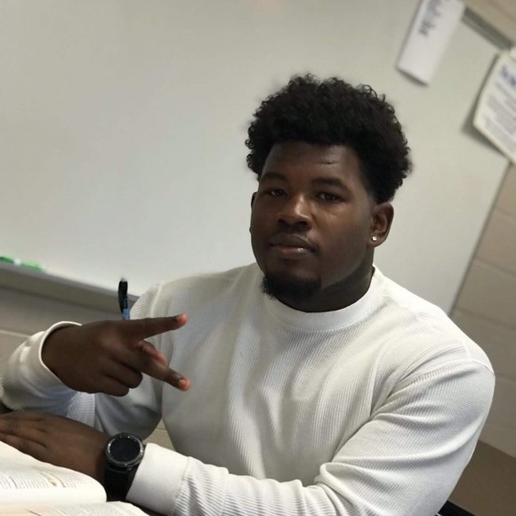 Profile Picture of Gianni Thomas (@giannithomas01) on Poshmark