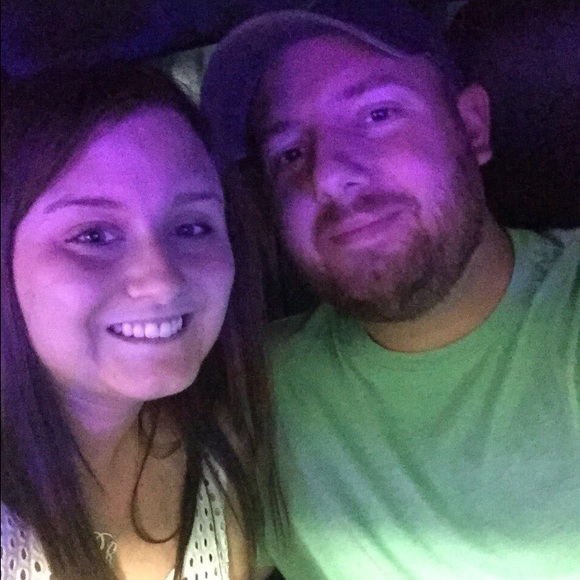 Profile Picture of Chelsi Bailey (@chelsi070392) on Poshmark