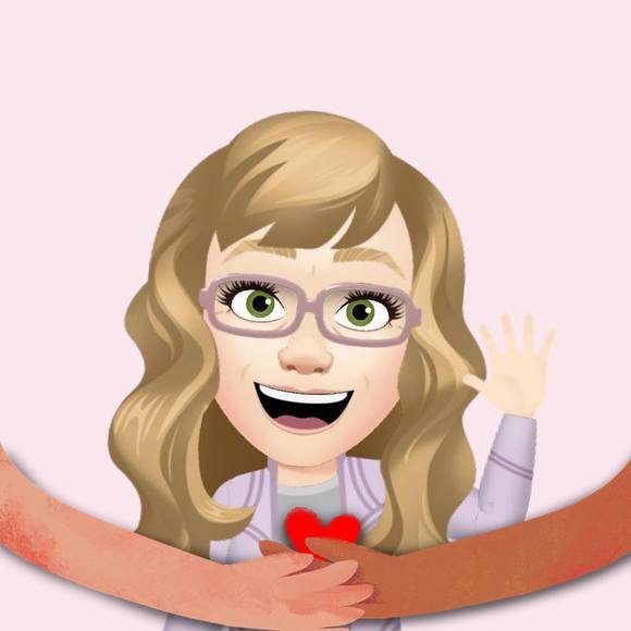 Profile Picture of Marie Kozacek (@marielynn2013) on Poshmark