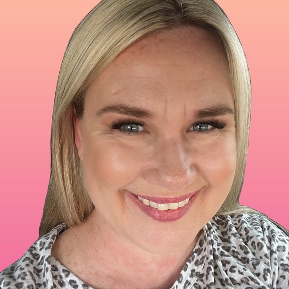 Profile Picture of Tonya Noll (@tonyanoll) on Poshmark