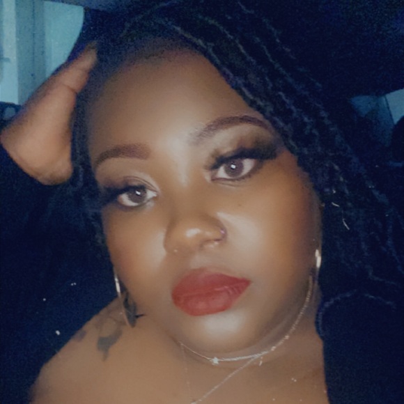 Profile Picture of Janiel Harrison (@janielharrison) on Poshmark