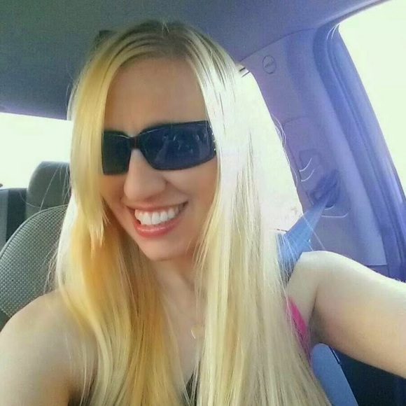 Profile Picture of Jillian Fundakowski (@jillyfun) on Poshmark