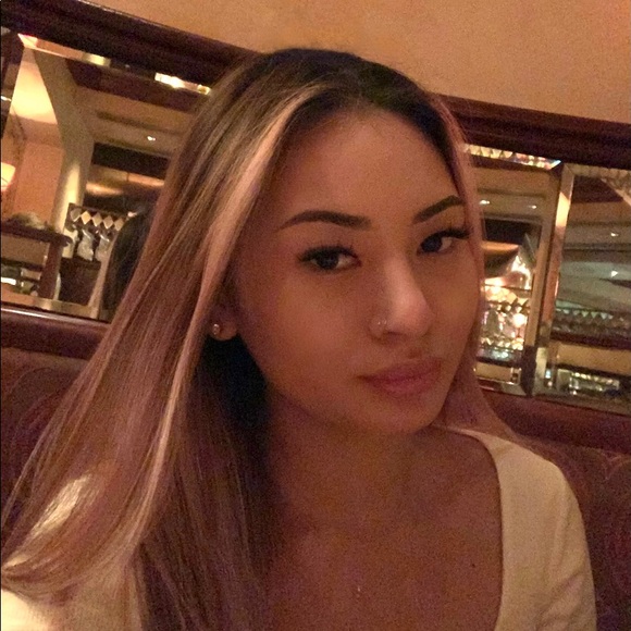 Profile Picture of Cassandra Jarrett (@cassiejarrett) on Poshmark