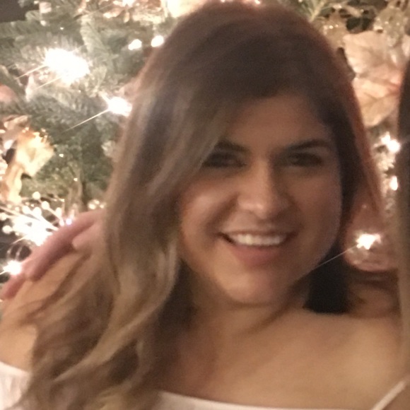 Profile Picture of Johanna Chiriboga (@johannacj) on Poshmark