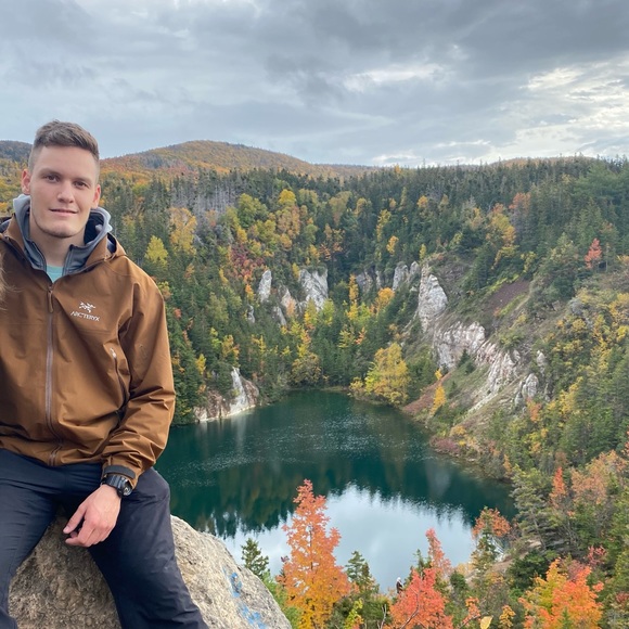 Profile Picture of Donovan R (@d_rehill) on Poshmark