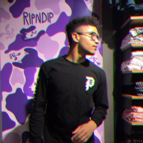 Profile Picture of Stephen Davis (@sjdavis517) on Poshmark