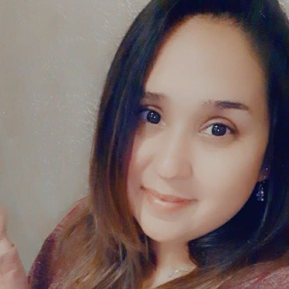 Profile Picture of Andrea Robledo (@drearobledo88) on Poshmark