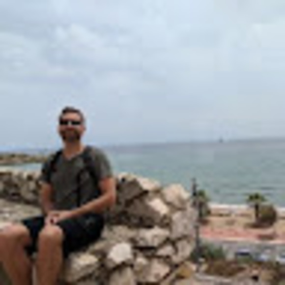 Profile Picture of Robert Trzcinski (@robozin) on Poshmark