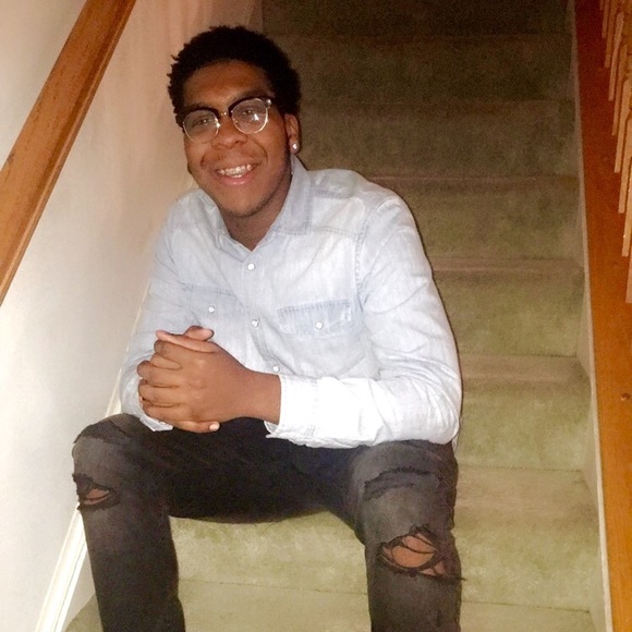 Profile Picture of Wesley Walls (@wesley519) on Poshmark