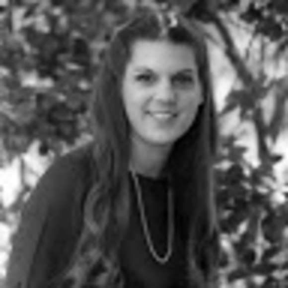 Profile Picture of Cindi Osmolinski (@cosmolinski) on Poshmark