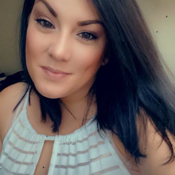 Profile Picture of Ashley Ugland (@ash360) on Poshmark