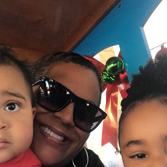 Profile Picture of Victoria Desouza-peterson (@victoriapeters) on Poshmark