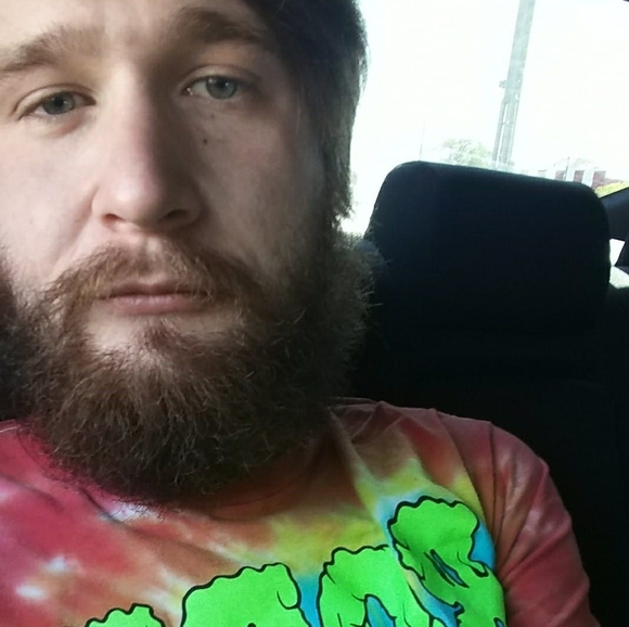 Profile Picture of David Finn (@finndavid0) on Poshmark