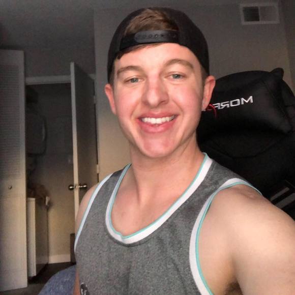 Profile Picture of John Templeton (@tohnjempleton) on Poshmark