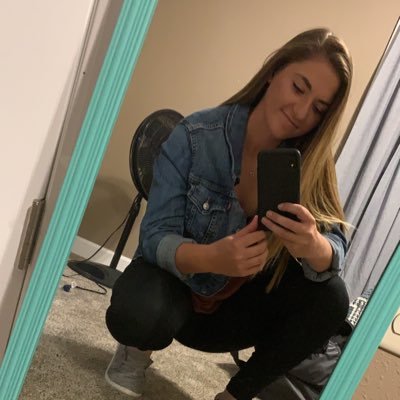 Profile Picture of Kels ✌🏻 (@kelsey_howard17) on Twitter