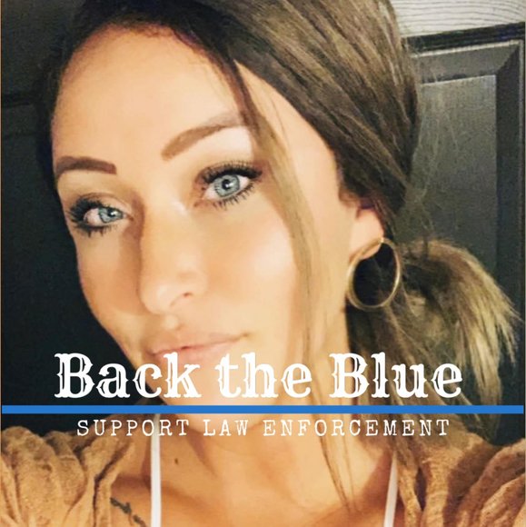 Profile Picture of Liz Sanquist (@lizsanquist) on Poshmark