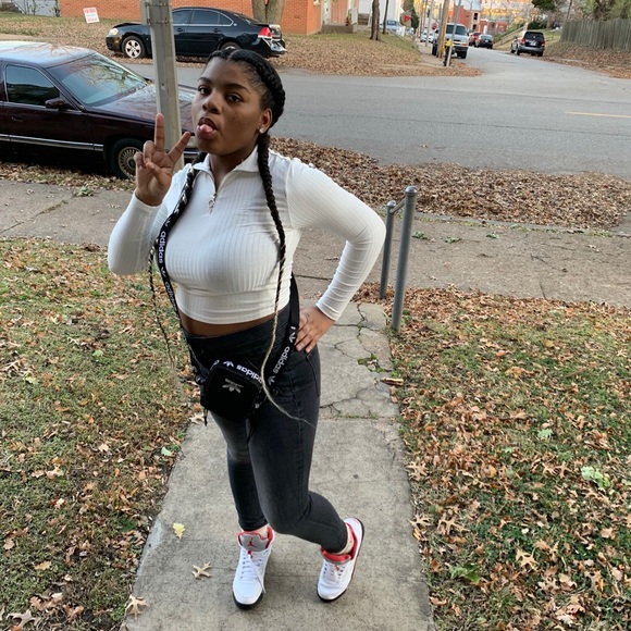 Profile Picture of Jamella Cooper (@jamellacooper) on Poshmark