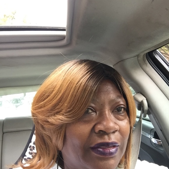 Profile Picture of Florence Macklin (@macklin9) on Poshmark