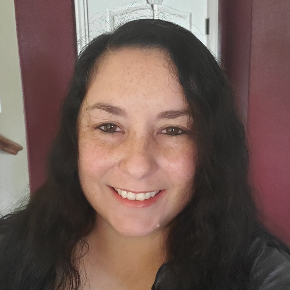 Profile Picture of Andrea Mcelroy (@andreamcelroy22) on Poshmark