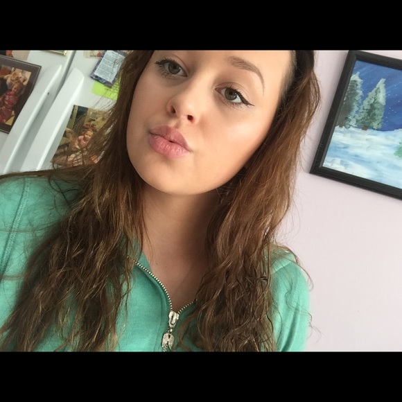 Profile Picture of Christiana Magda (@christiana777) on Poshmark