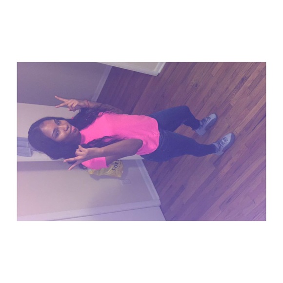 Profile Picture of Vantasia Williams (@vantasiaw16) on Poshmark