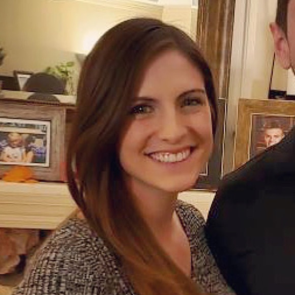 Profile Picture of Sarah Hanckel (@shanckel) on Poshmark