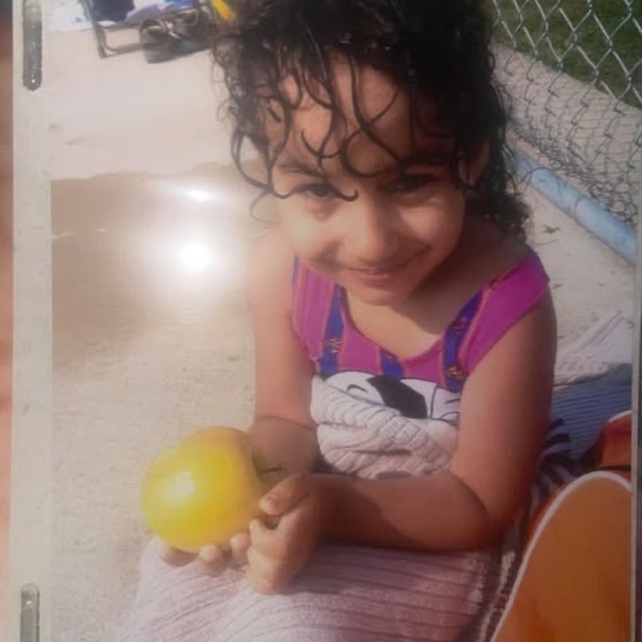 Profile Picture of Sarah Ajenkar (@sarahajenkar2) on Poshmark