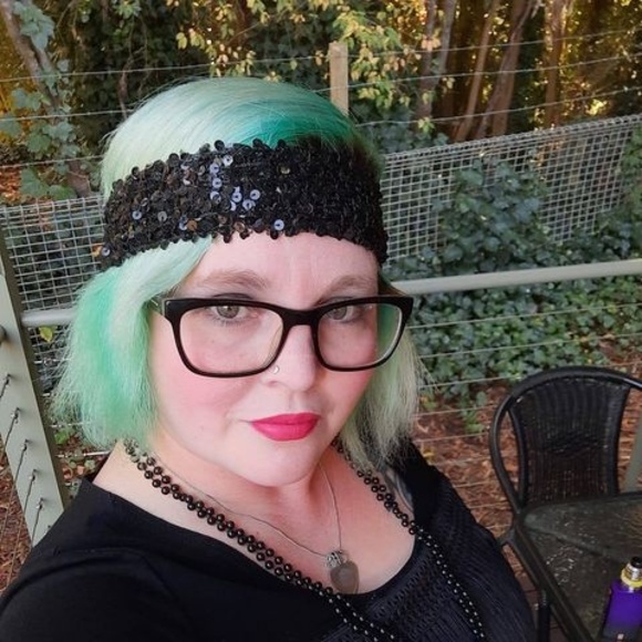 Profile Picture of Koral Cusack (@koraljoy) on Poshmark