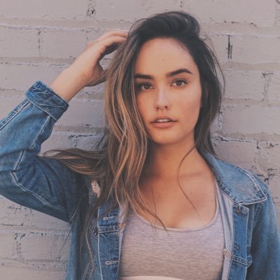Profile Picture of Averi (@averiroberts_) on Twitter