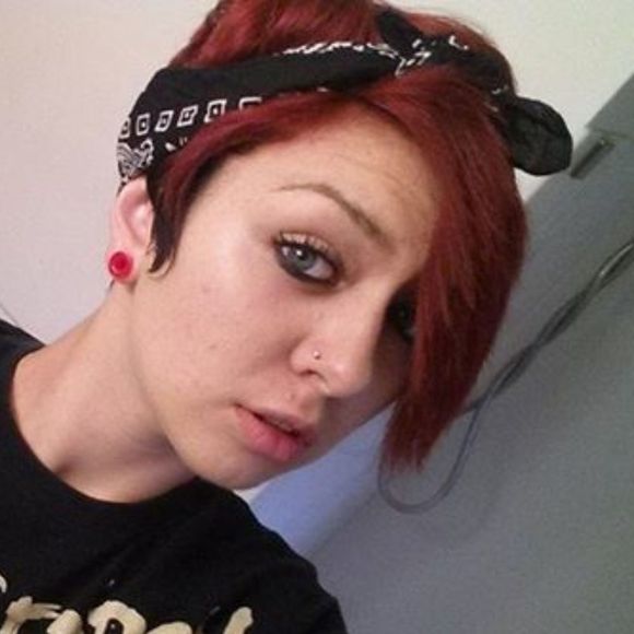 Profile Picture of Starla Stutsman (@starlascloset) on Poshmark